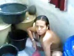 پرش بر روی آلت تناسل ...